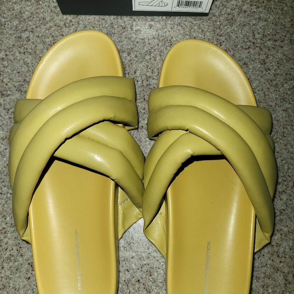 New Cushion Slides Size 10 - image 2